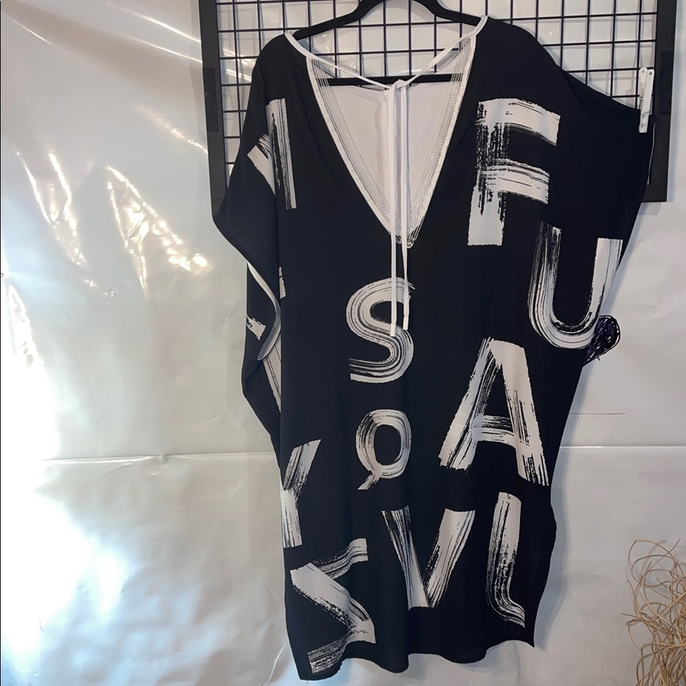Mat - Black and White Graphic Swim Cover-Up